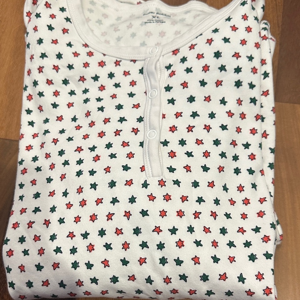 Roller Rabbit White Pajama Set with Red and Green Stars